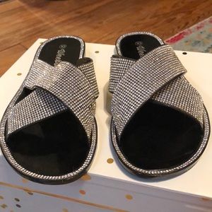 🩴🪩🖤❤️Sandals